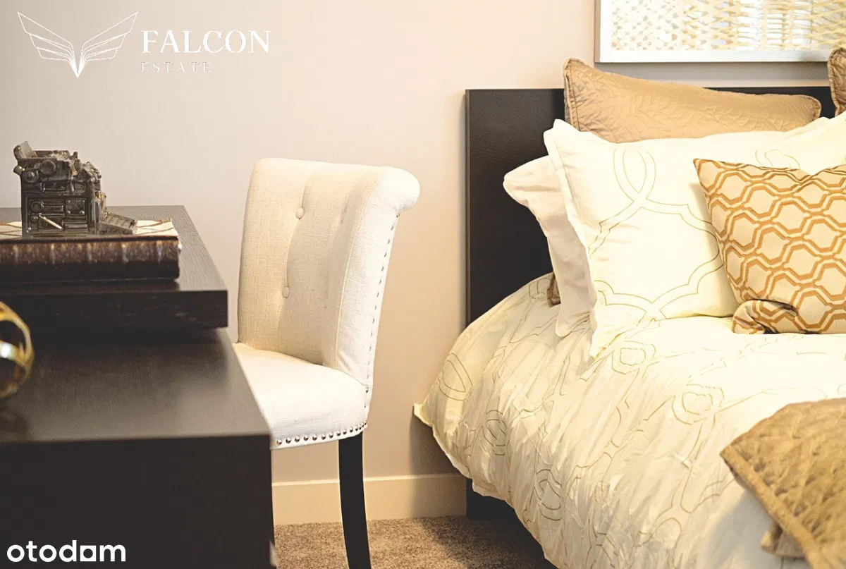 Атмосферный Ежице, сад, близко к центру